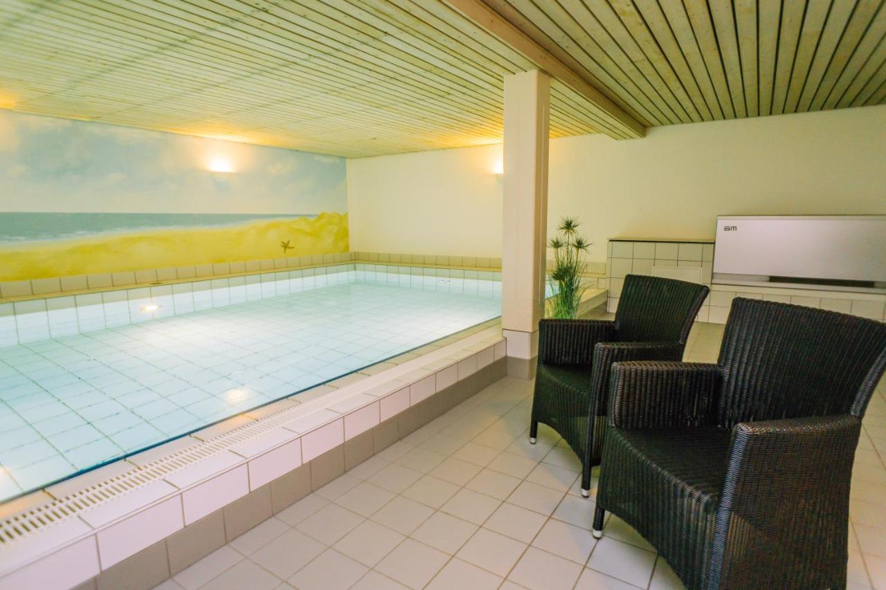 Gemuetliche Wohnung Unter Reet Mit Pool Und Sauna In Keitum Kültér fotó